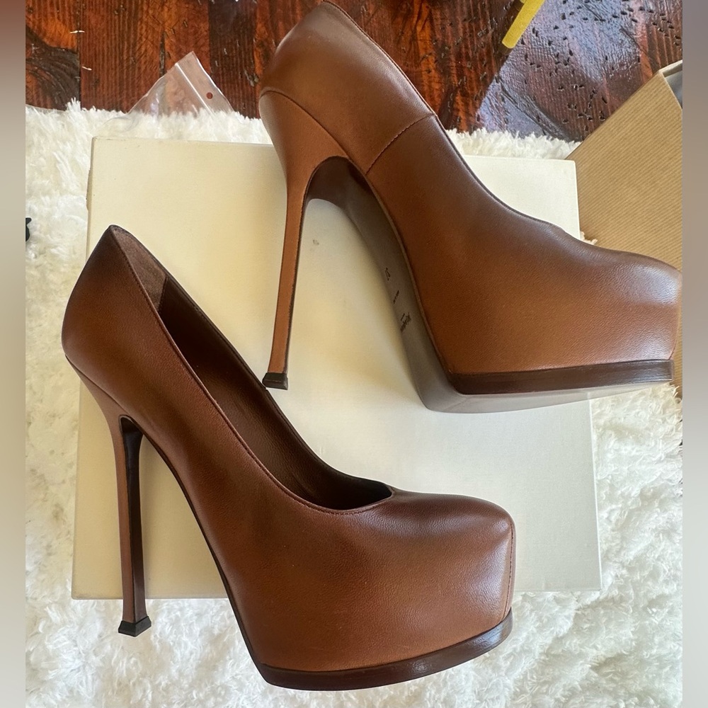 Yves Saint Laurent Women's Brown Leather Tribtoo Pumps - Picture 11 of 14